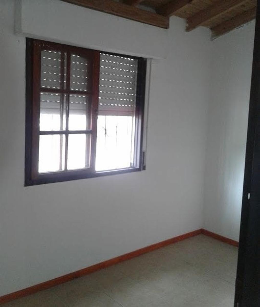 DALMACIO VELEZ SARFIELD 738 · Morón — foto 5