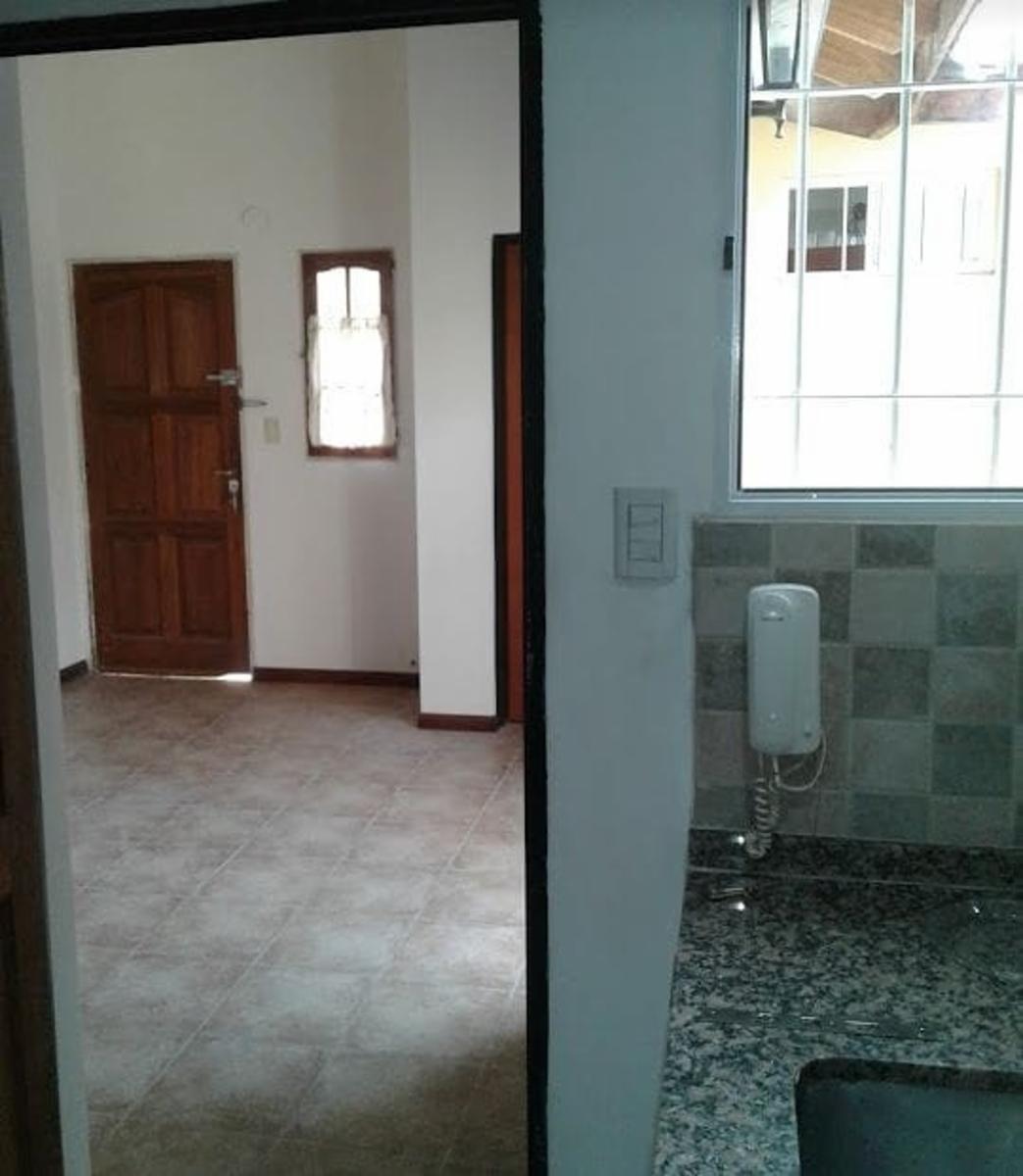 DALMACIO VELEZ SARFIELD 738 · Morón — foto 9