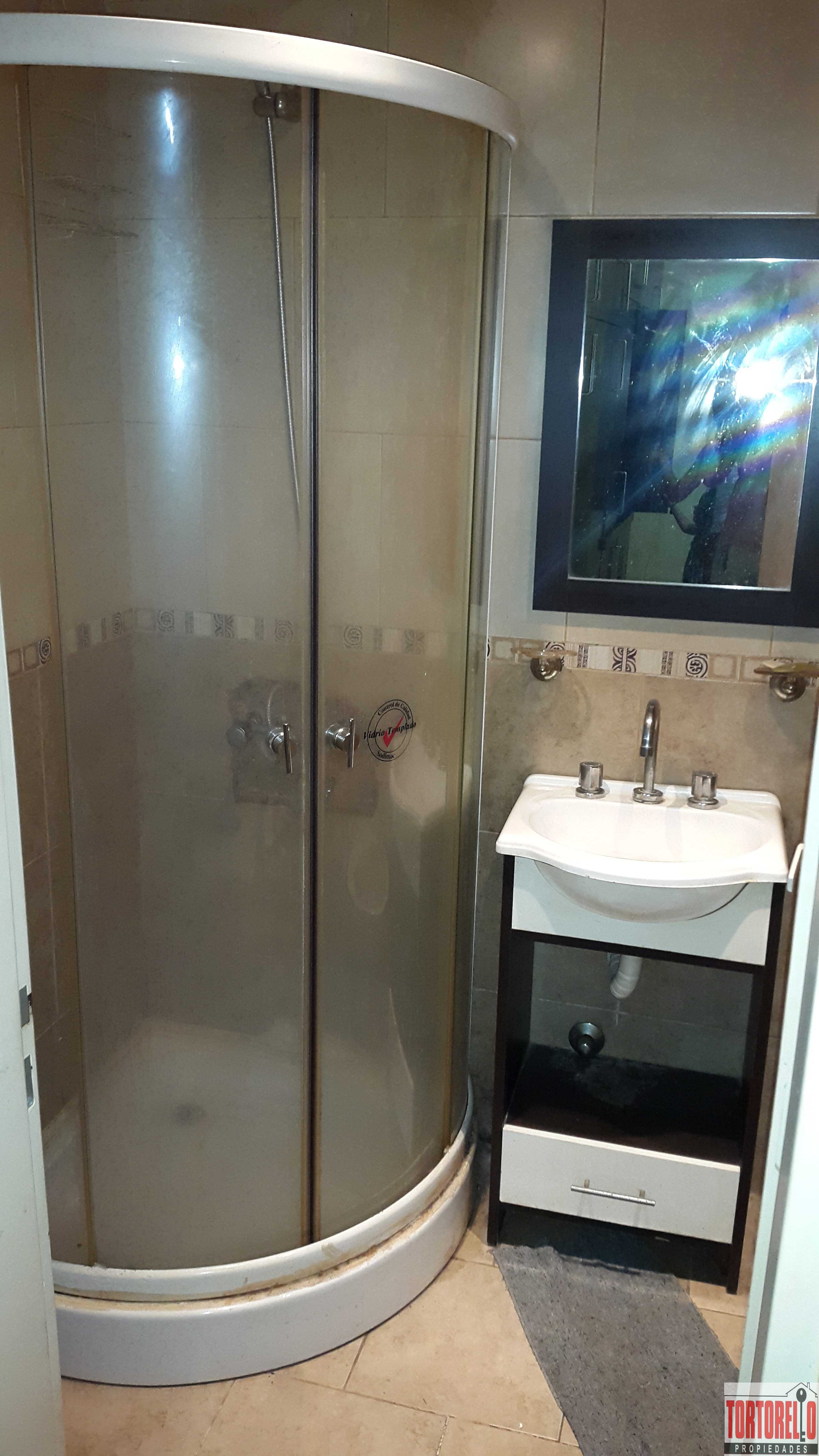 Machado 600 · Morón — foto 3