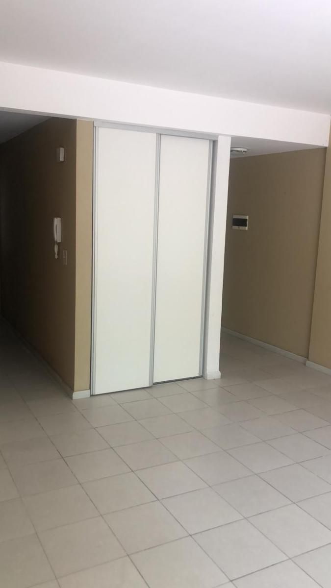 MONTES DE OCA 2375 CASTELAR · Morón — foto 3