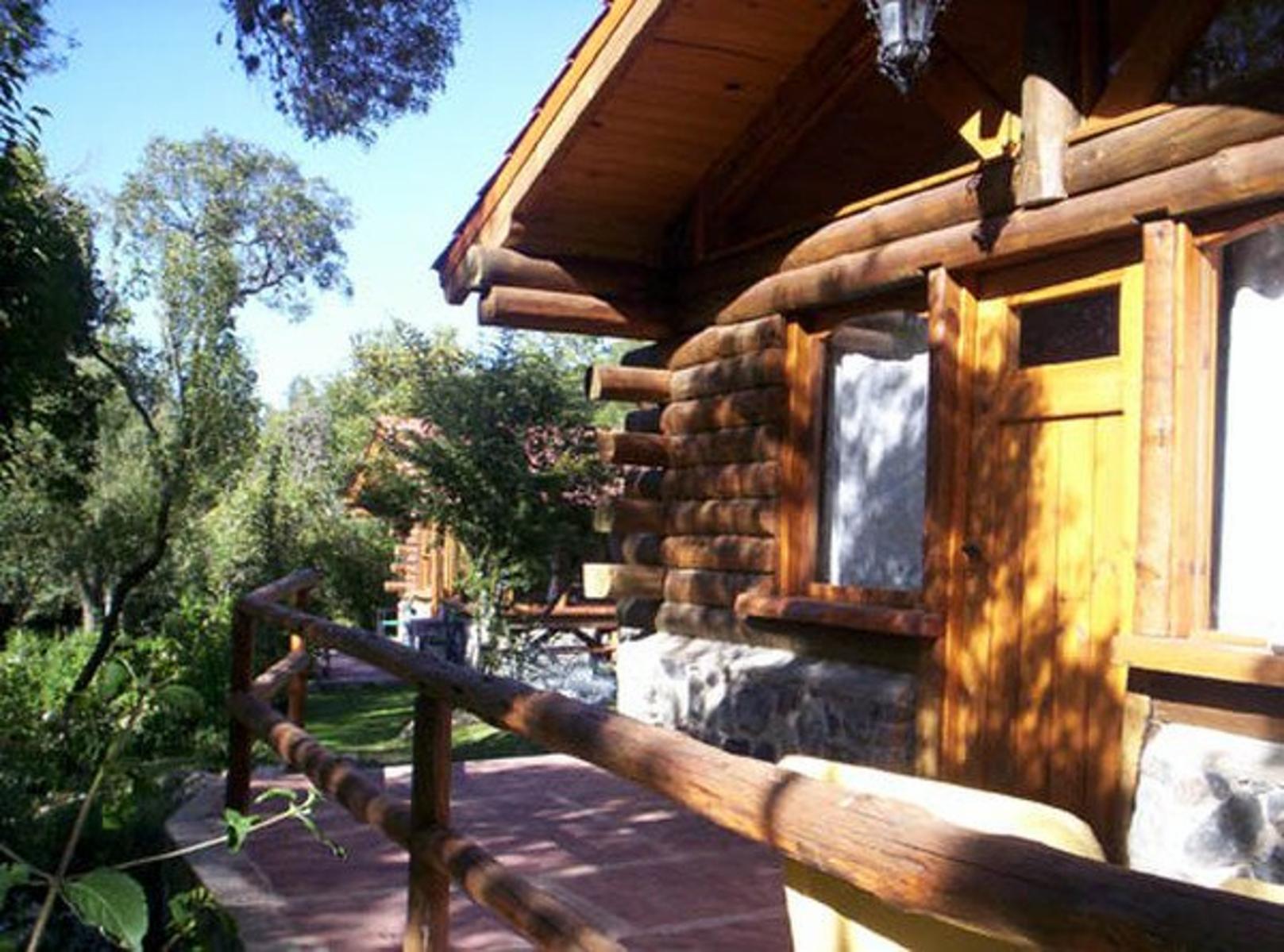 Casa Con 3 Cabañas en Zona Golf de La Cumbre, Córdoba