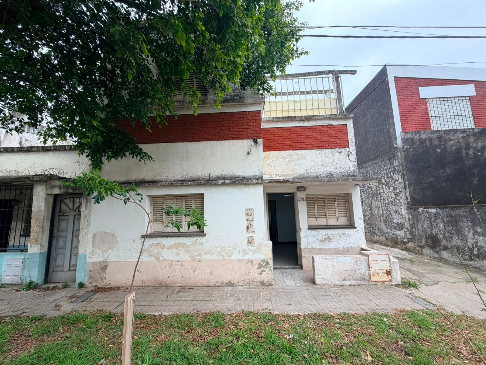 Thorne 5628- altura avenida arijon y francia-