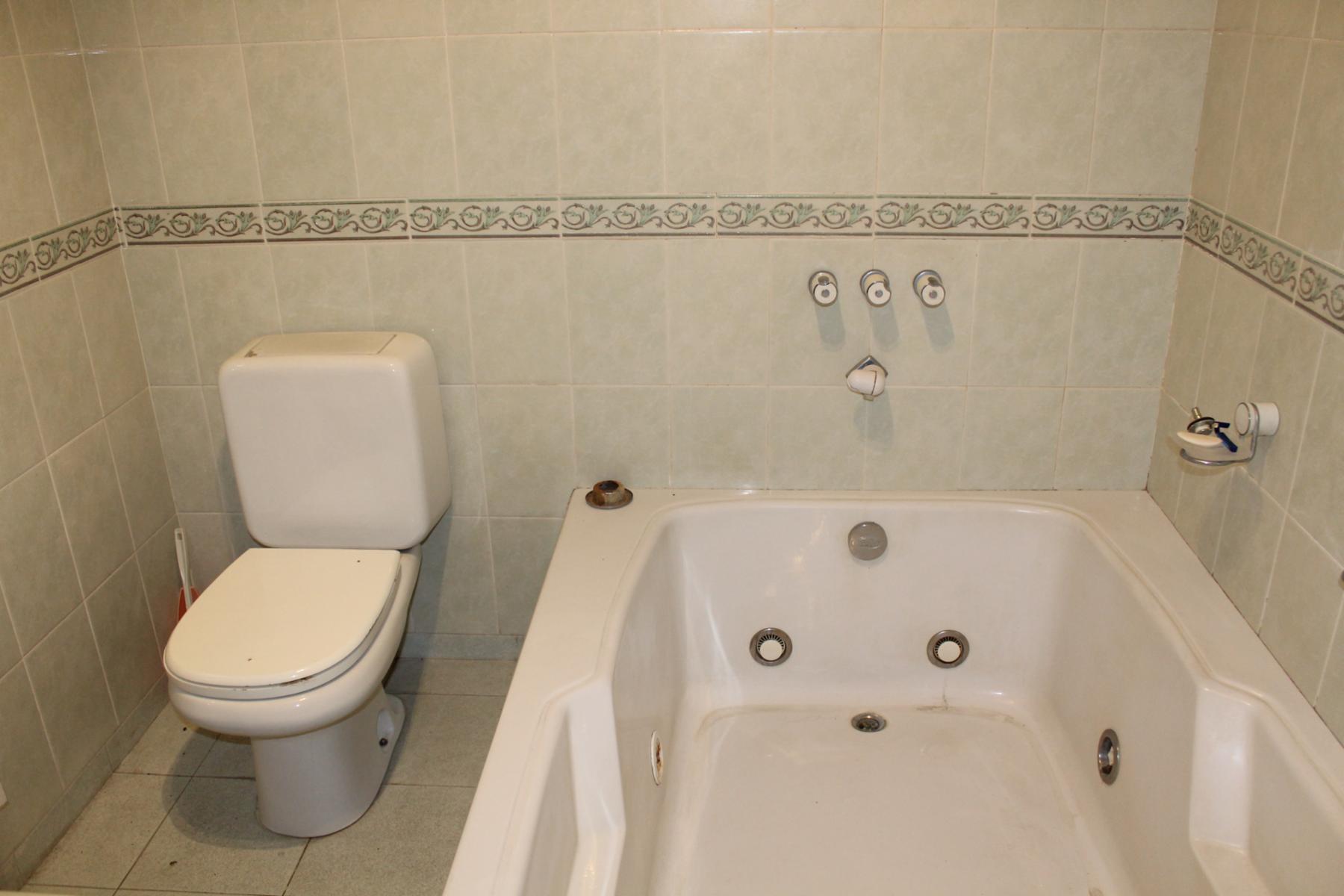 ARISTOBULO DEL VALLE 4821 · Tres De Febrero — foto 10
