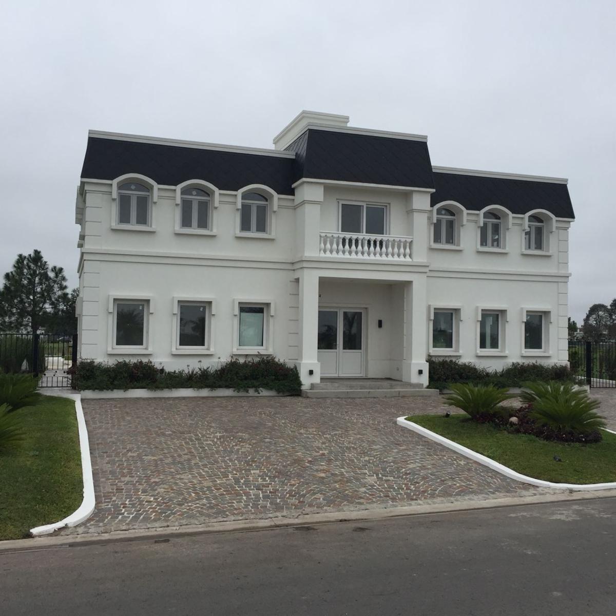 Los robles y Jose Champagnan · Ezeiza — foto 7