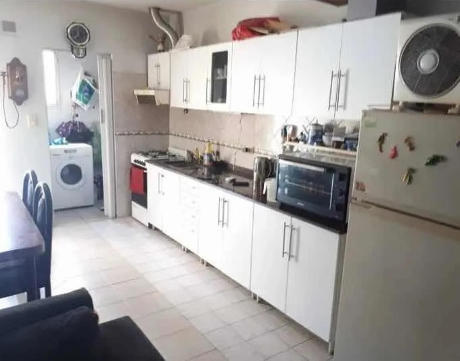 Emilio Mitre 441 · Morón — foto 4