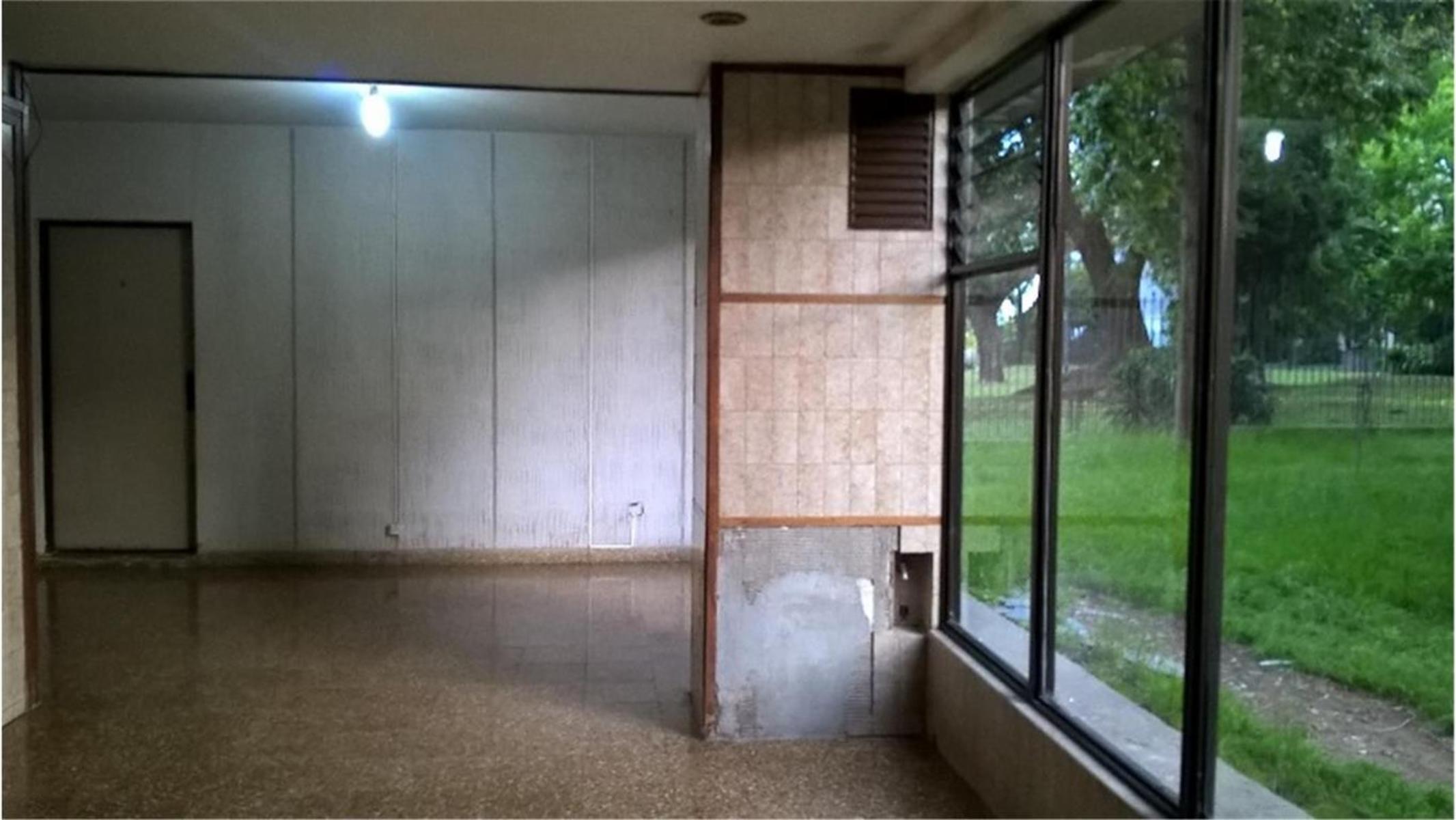 Av. Varela al 1400 · Flores — foto 4