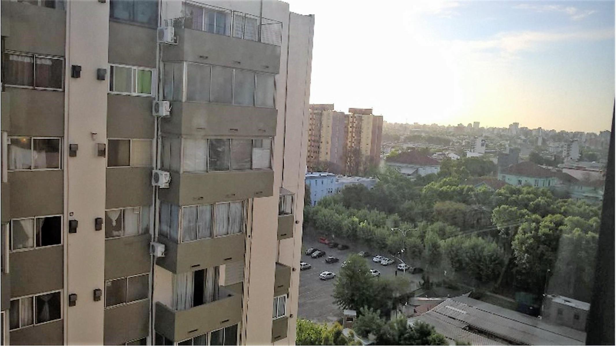 Av. Varela al 1400 · Flores — foto 6