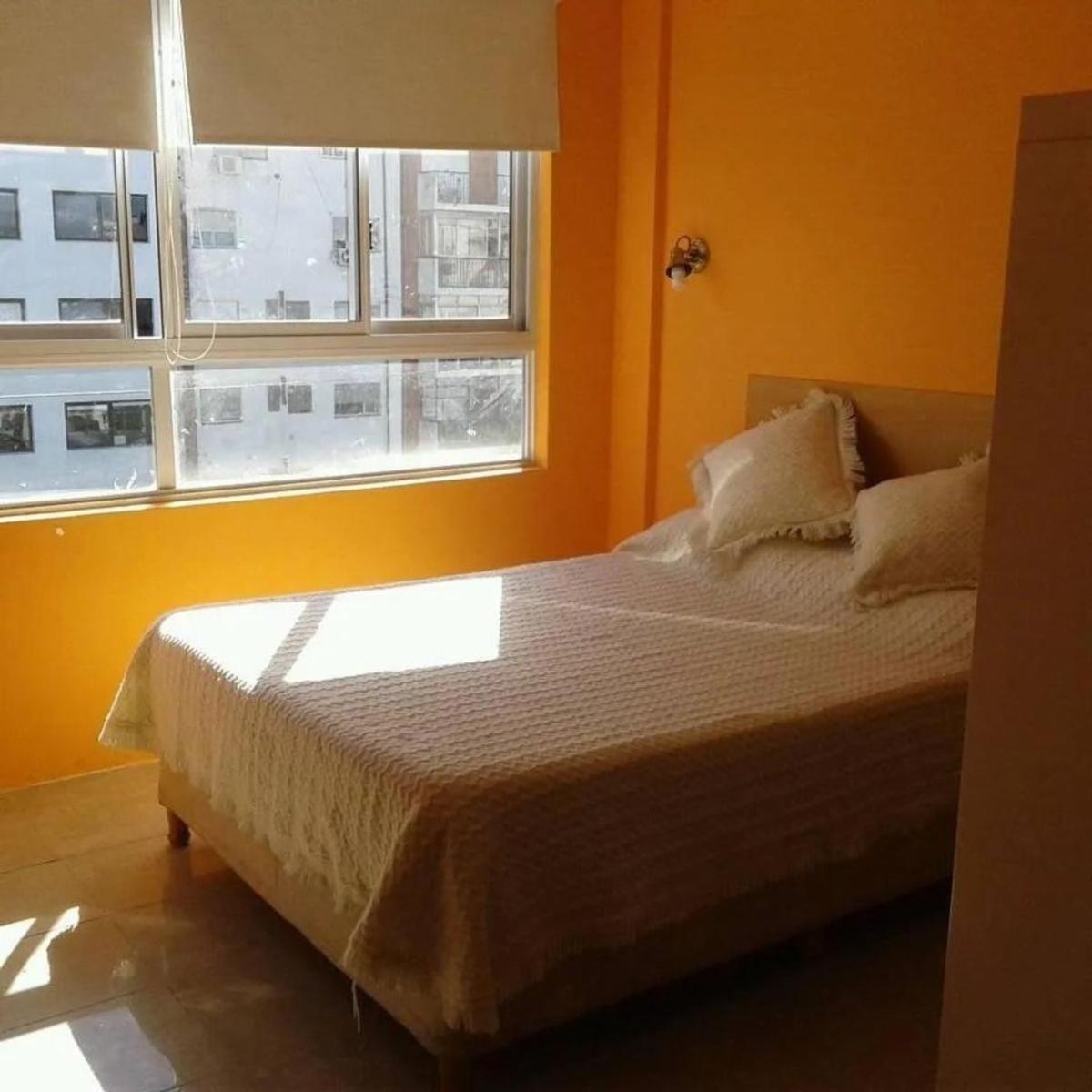 EXCELENTE MONO AMBIENTE BALVANERA MUY LUMINOSO Y AMOBLADO