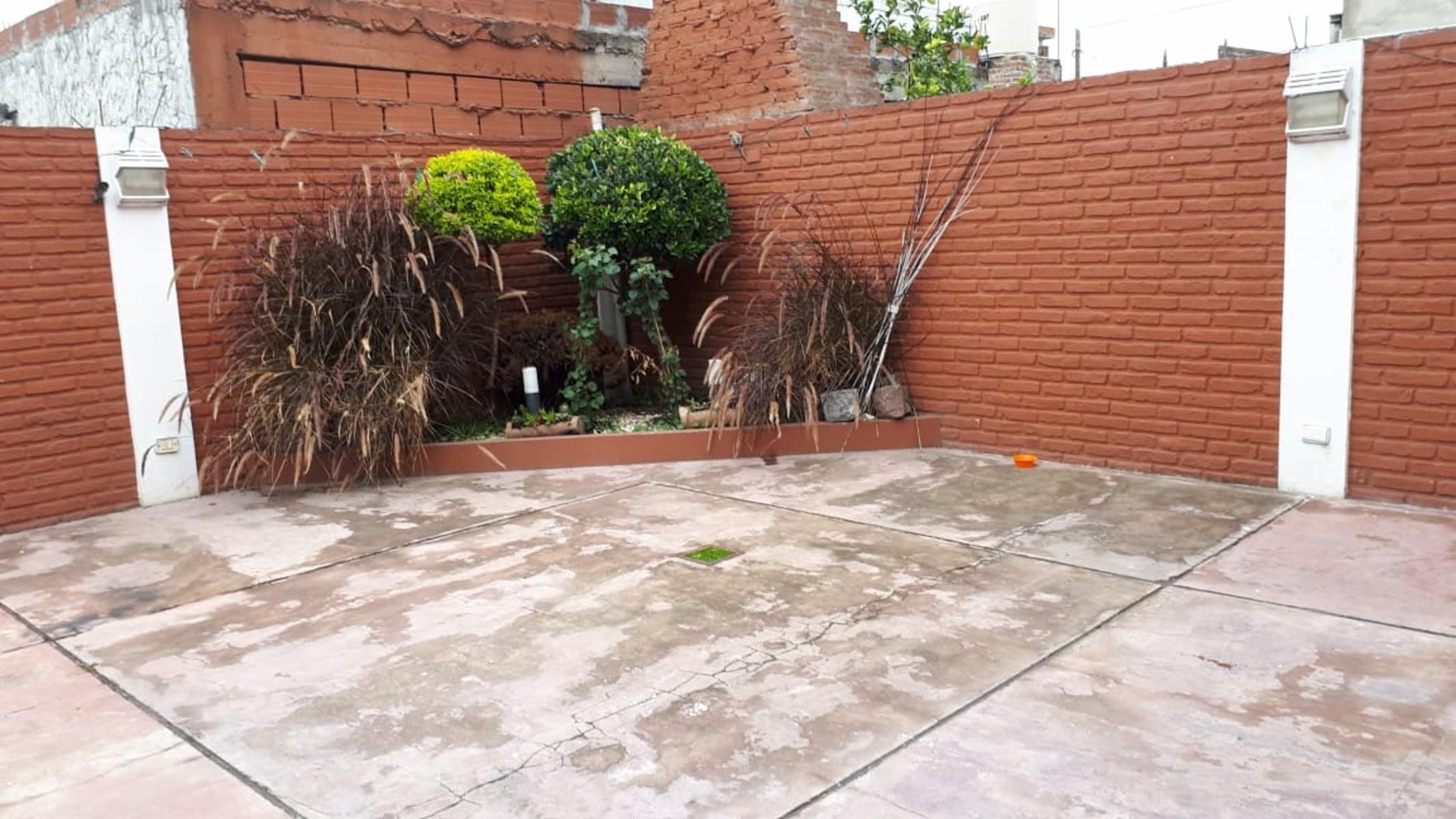 Juan Cruz Varela 2900 · La Matanza — foto 11