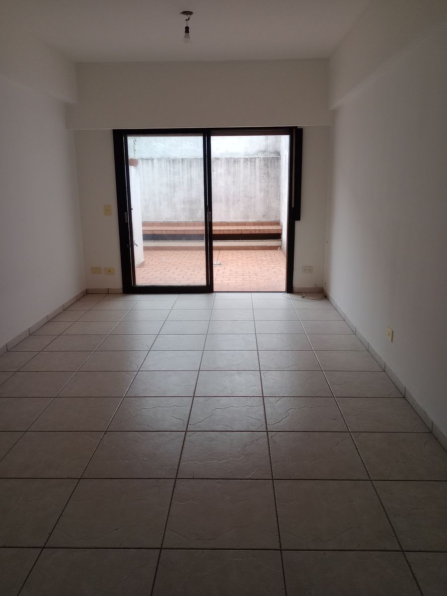 PTE PERON 757 · San Fernando — foto 3