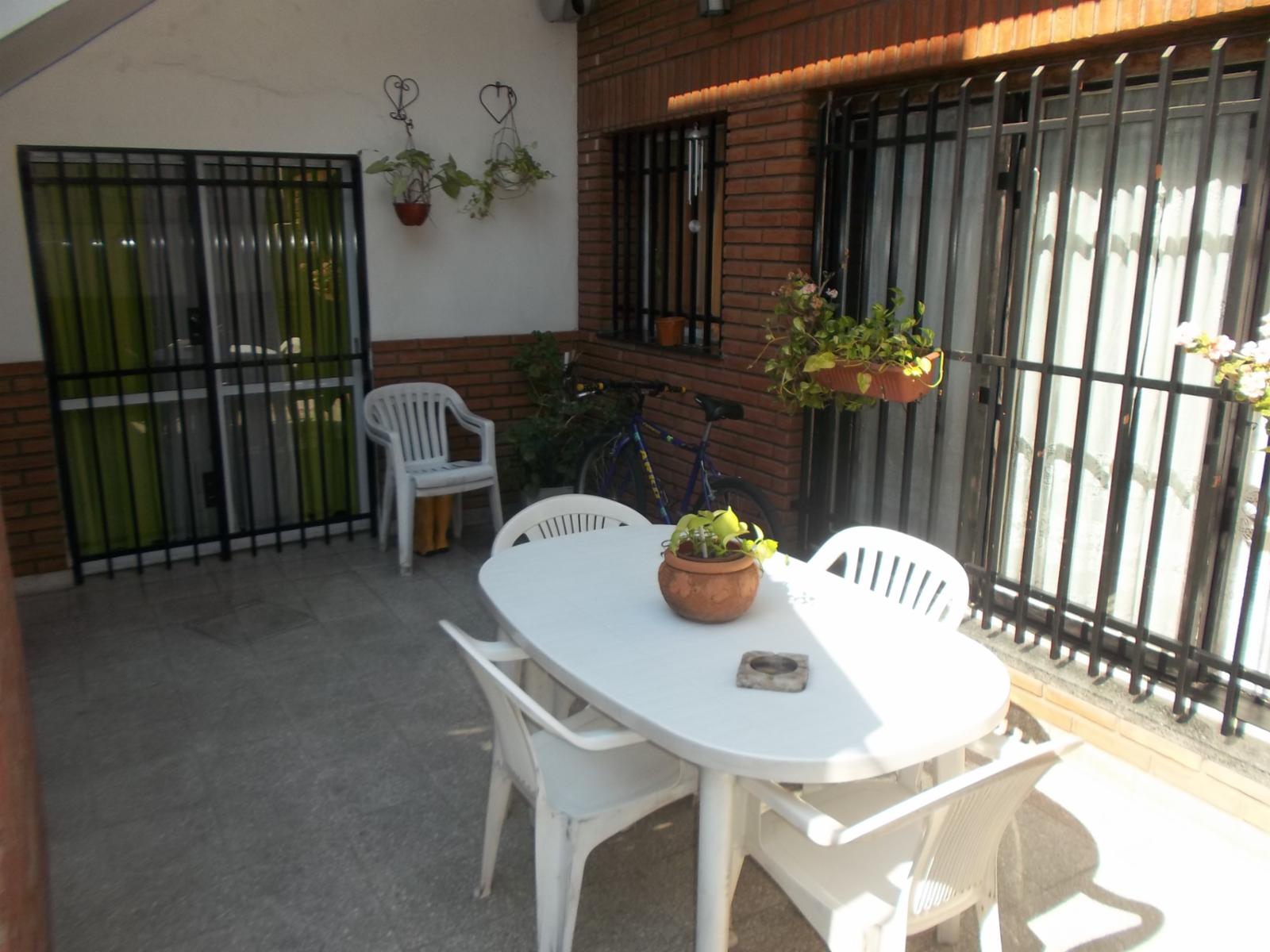 CASA EN PH DE 4 AMB.  PATIO .TERRAZA c/QUINCHO - APTO CREDITO BANCO HIPOTECARIO   CIUDADELA