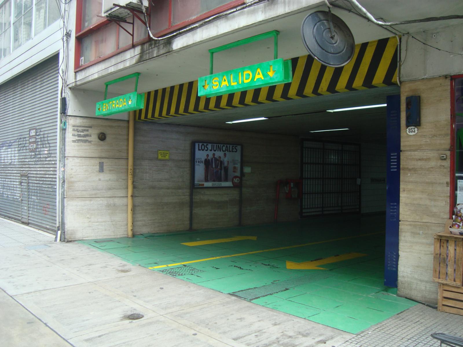 Caba: venta de Cochera sobre calle Suipacha, EXCELENTE UBICACION !!!
