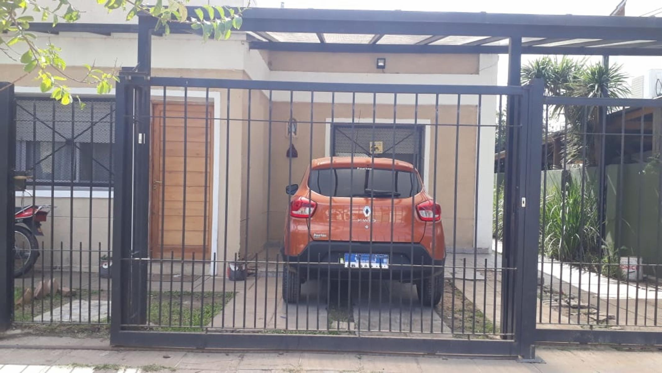 Casa de 3 amb con cochera y piscina