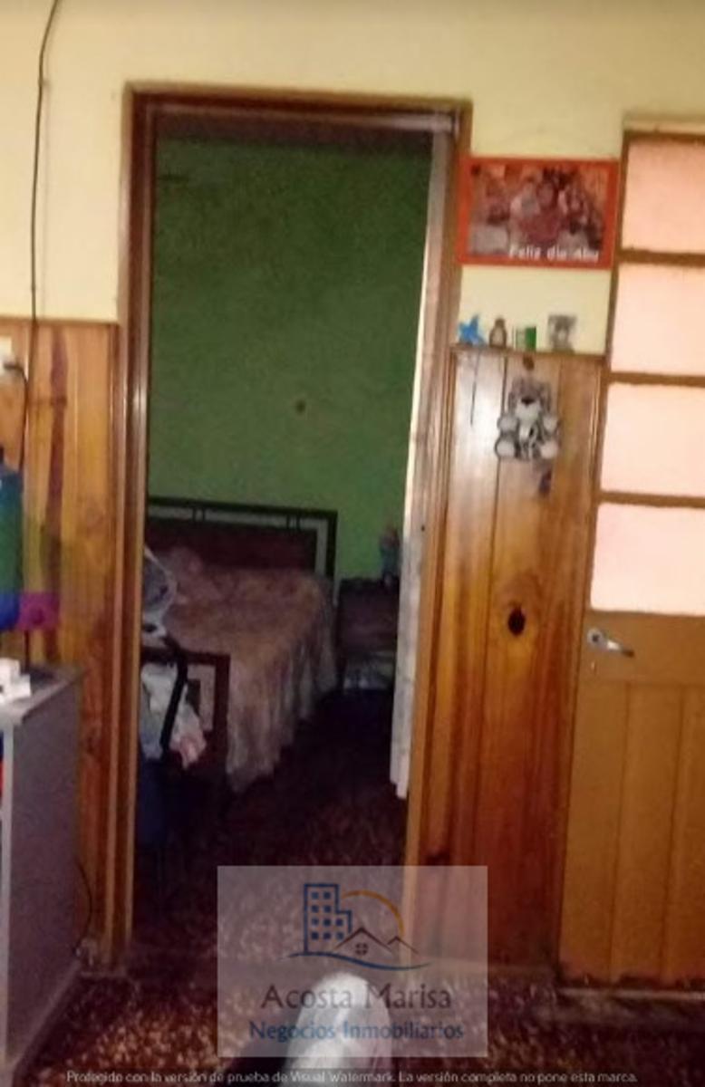 Remedios de escalada 1300 · Lanús — foto 6