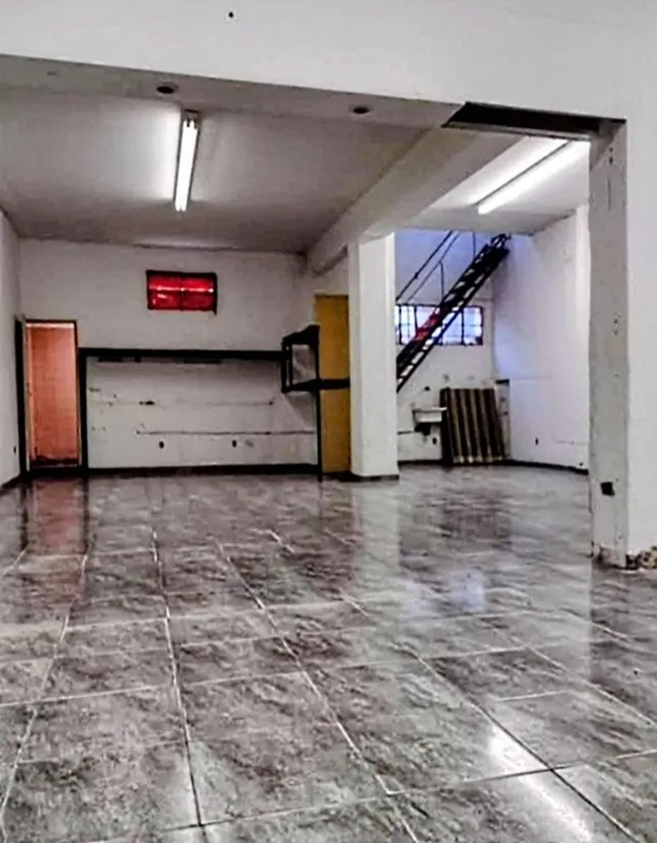 Avenida Rivadavia 16900 · Morón — foto 7