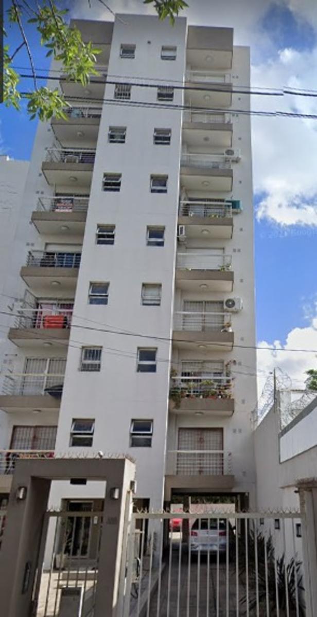 DEPARTAMENTO 2 AMBIENTES AMPLIOS AL FRENTE CON BALCON - MORON CENTRO