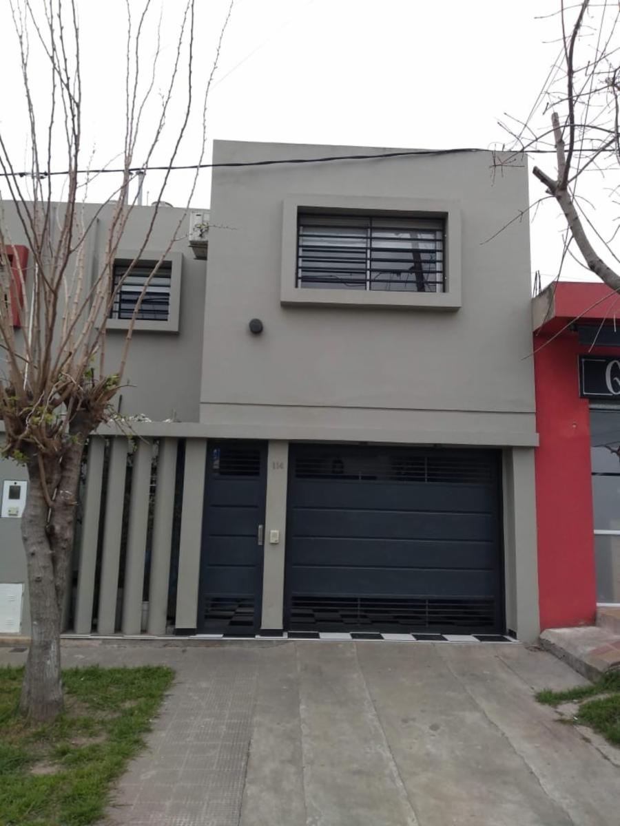 83 y Diag 620 - La Plata. Casa en VENTA