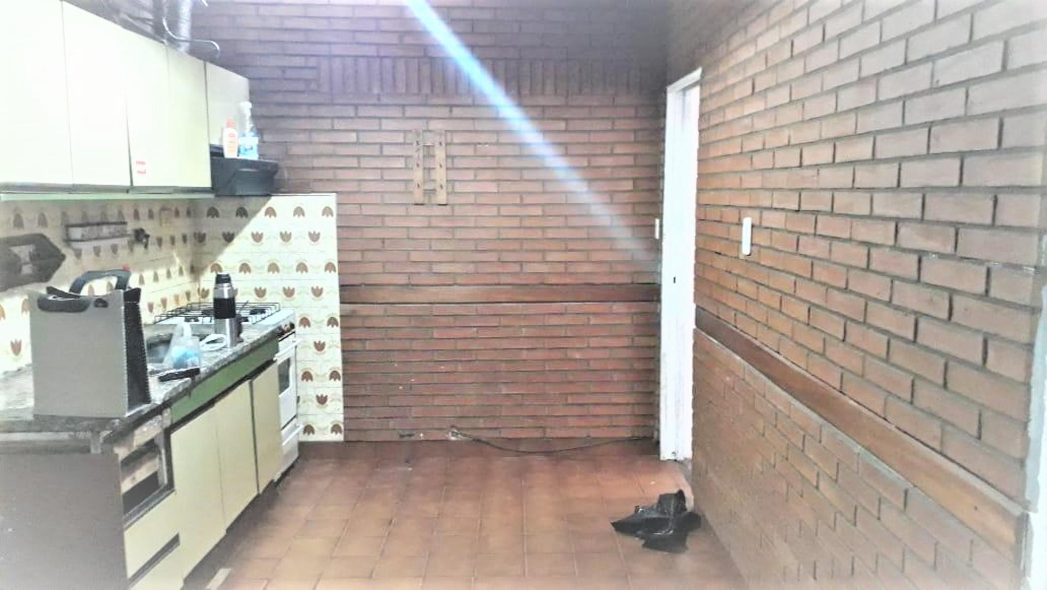 MAIPU 400 · Morón — foto 5