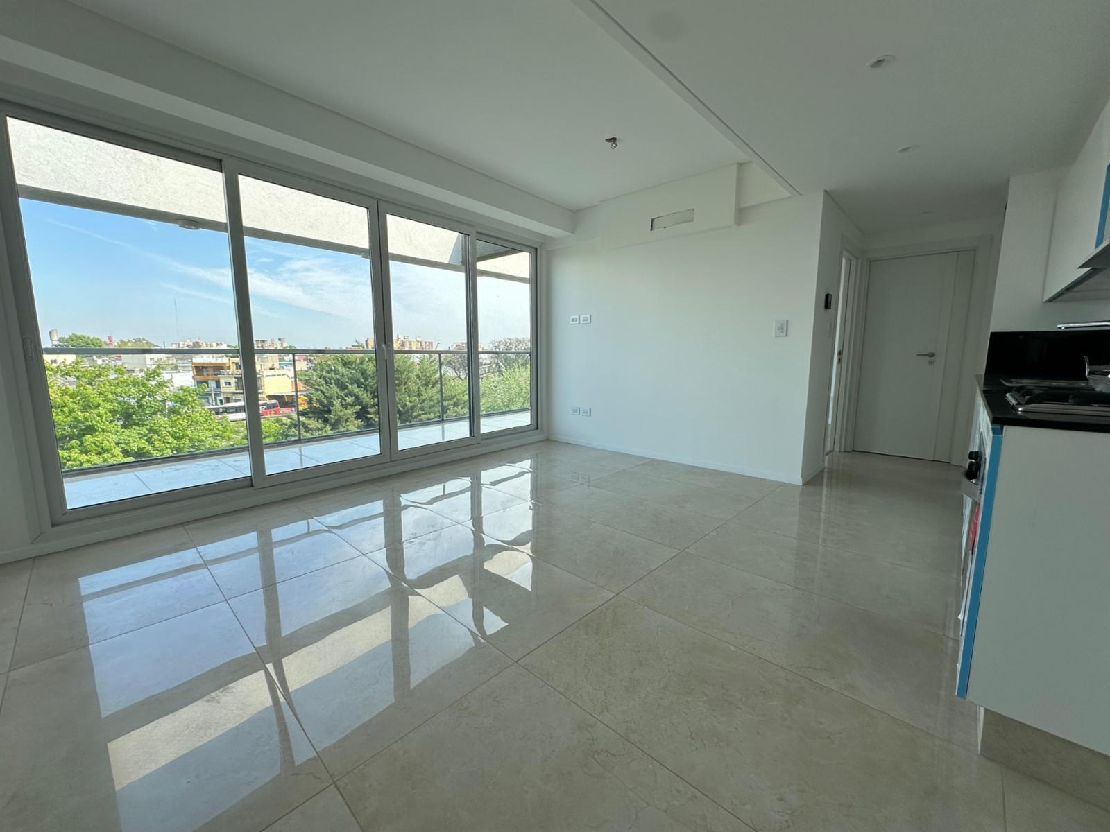 4 PISOS DE 3 Y 2 AMB DE 40 M2 , 60 M2 Y 3 AMB DE 69 M2 APROX , EN OBRA