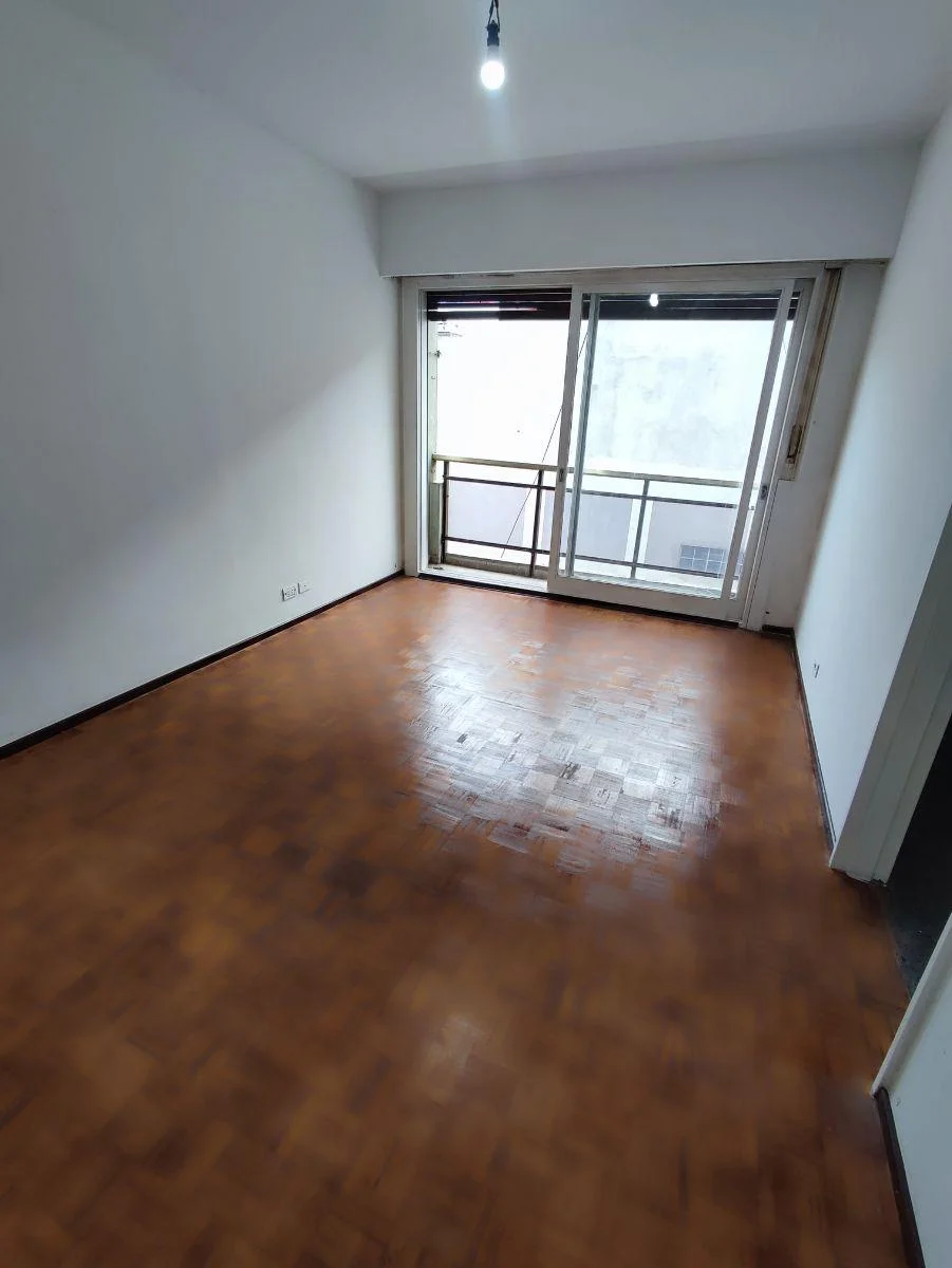 Hipólito Yrigoyen 2600 · Balvanera — foto 4