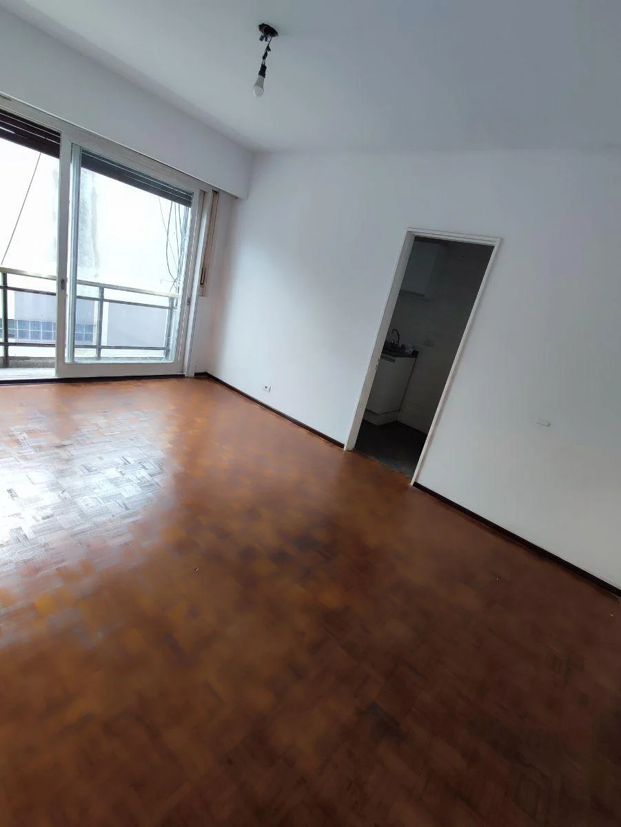 Hipólito Yrigoyen 2600 · Balvanera — foto 5