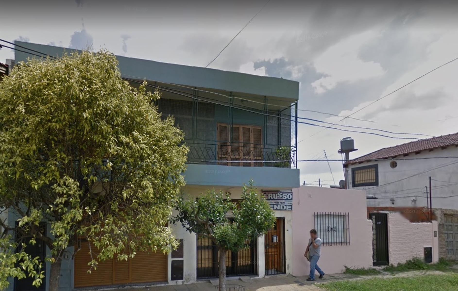 LOCAL  DE 8 X 4.55 CON PERSIANA CIEGA DE ENROLLAR