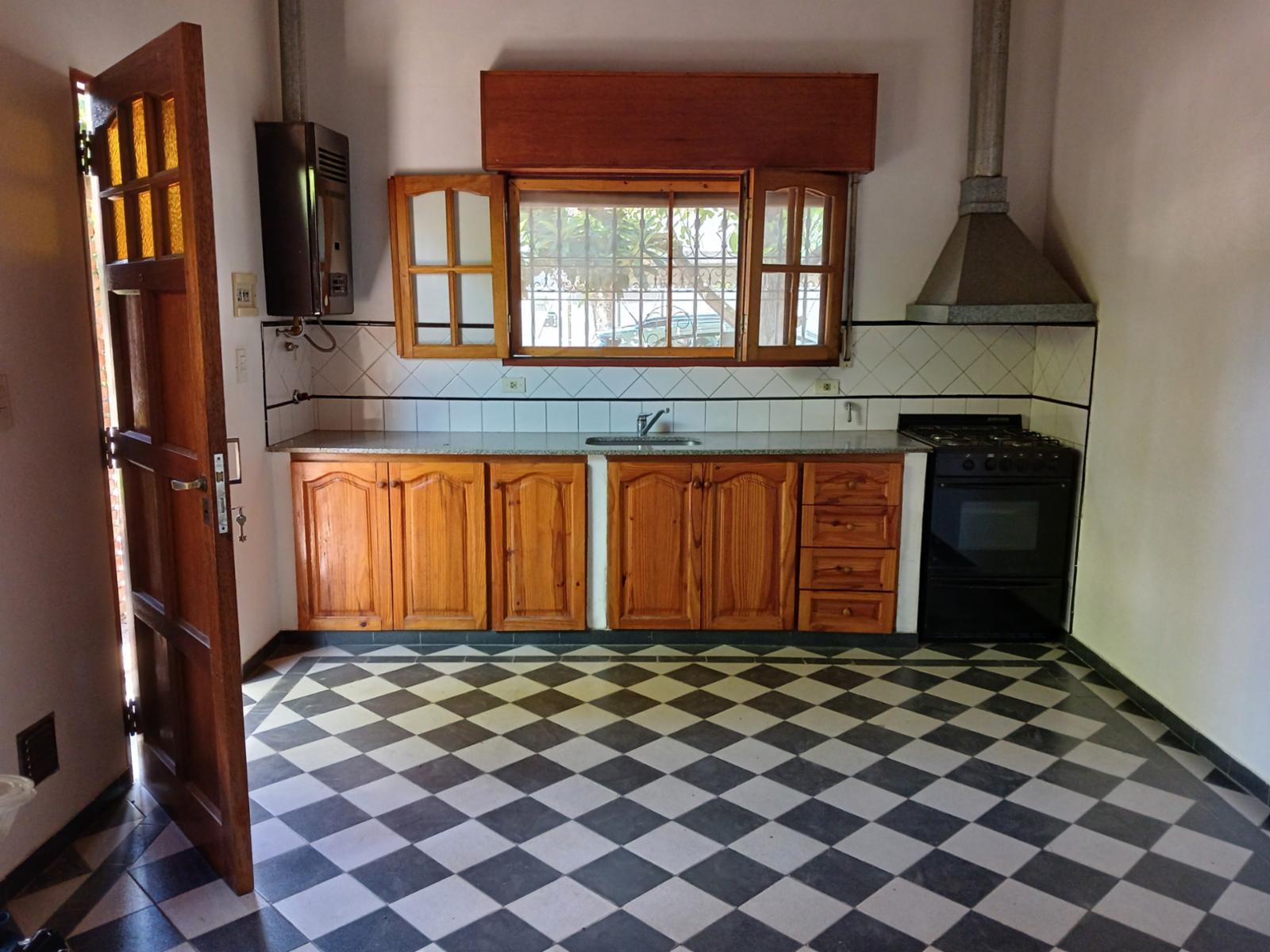 EVARISTO CARRIEGO 970 · Morón — foto 3
