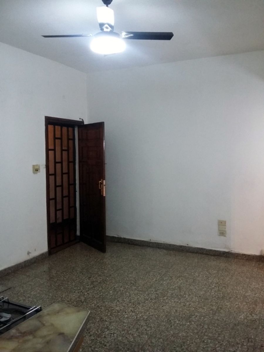 PH de 2 ambientes con patio