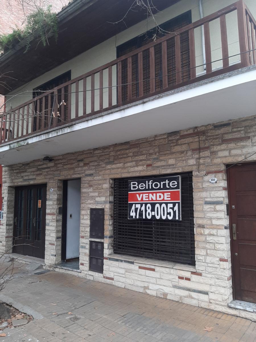 PH DE 4 AMBIETES CON TERRAZA , PATIO Y COCHERA a REFACCIONAR OPORTUNIDAD