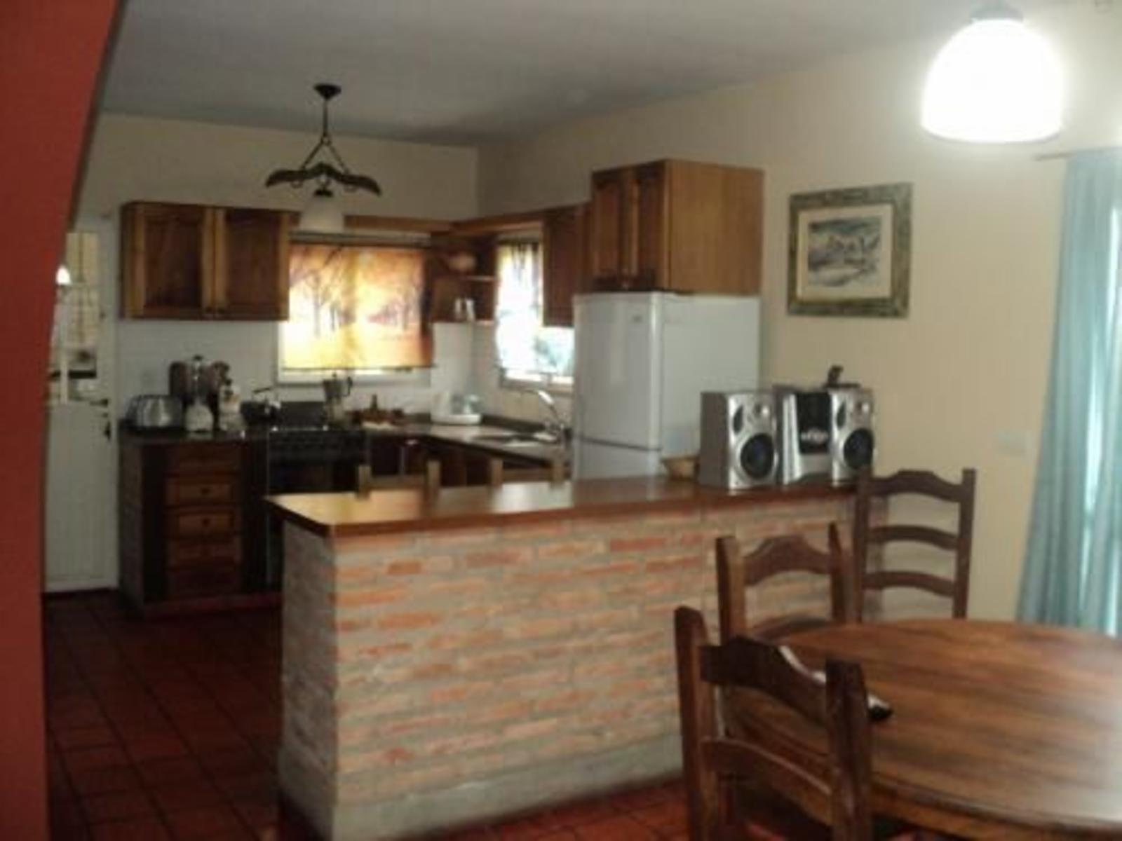 CASA IMPECABLE DOS PLANTAS/ 3 DORM-PROXIMA A RUTA 8.-ZONA DE QUINTAS