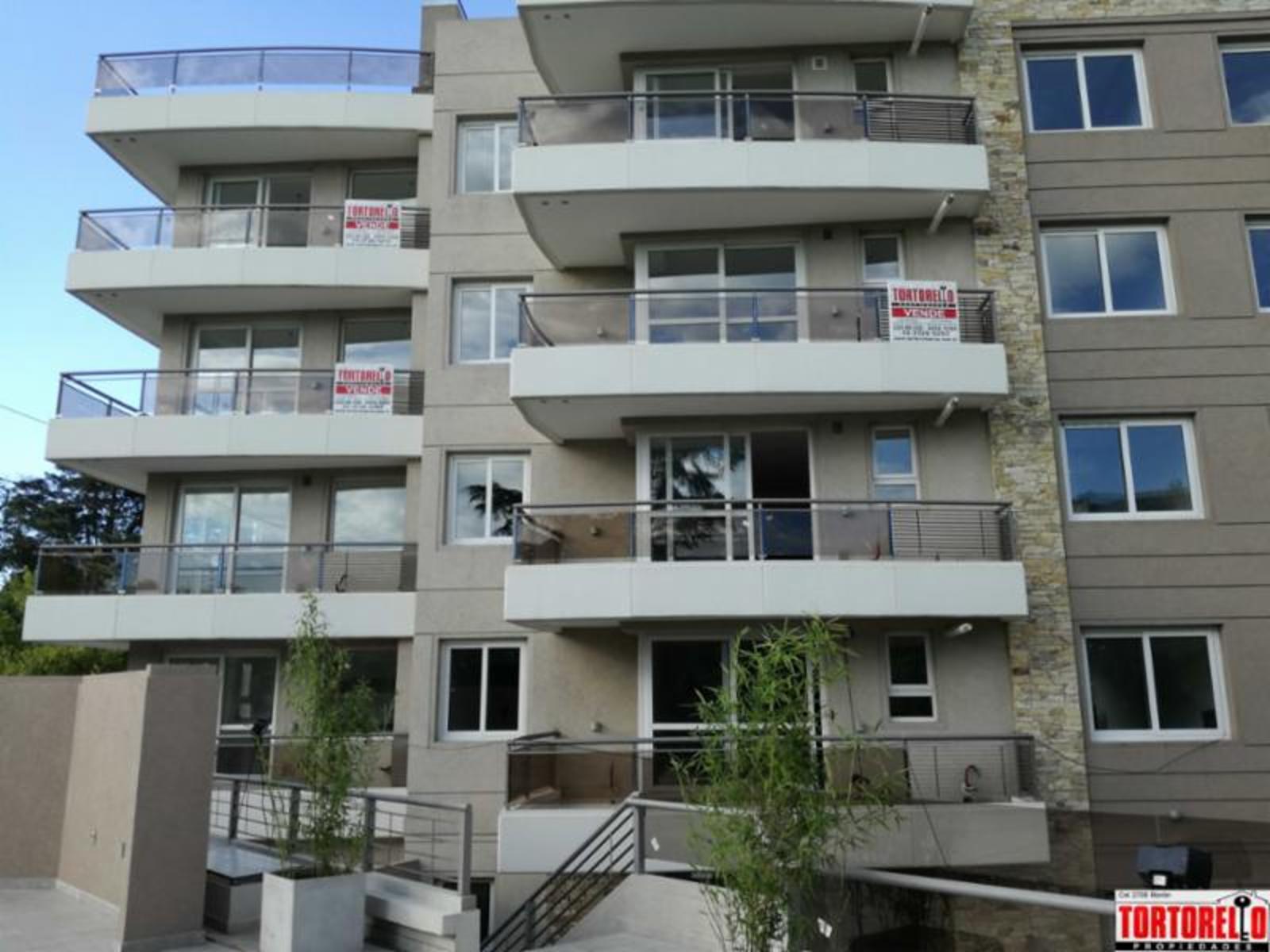 Edificio de categoría, Bv. Evita esquina Rivadavia, Moreno, exclusivas unidades.