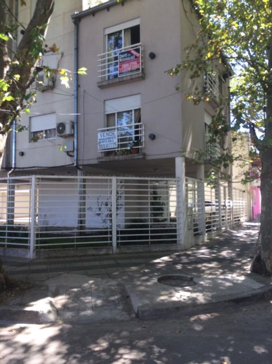 Constituyentes 993 2° UF 6 · Morón — foto 3