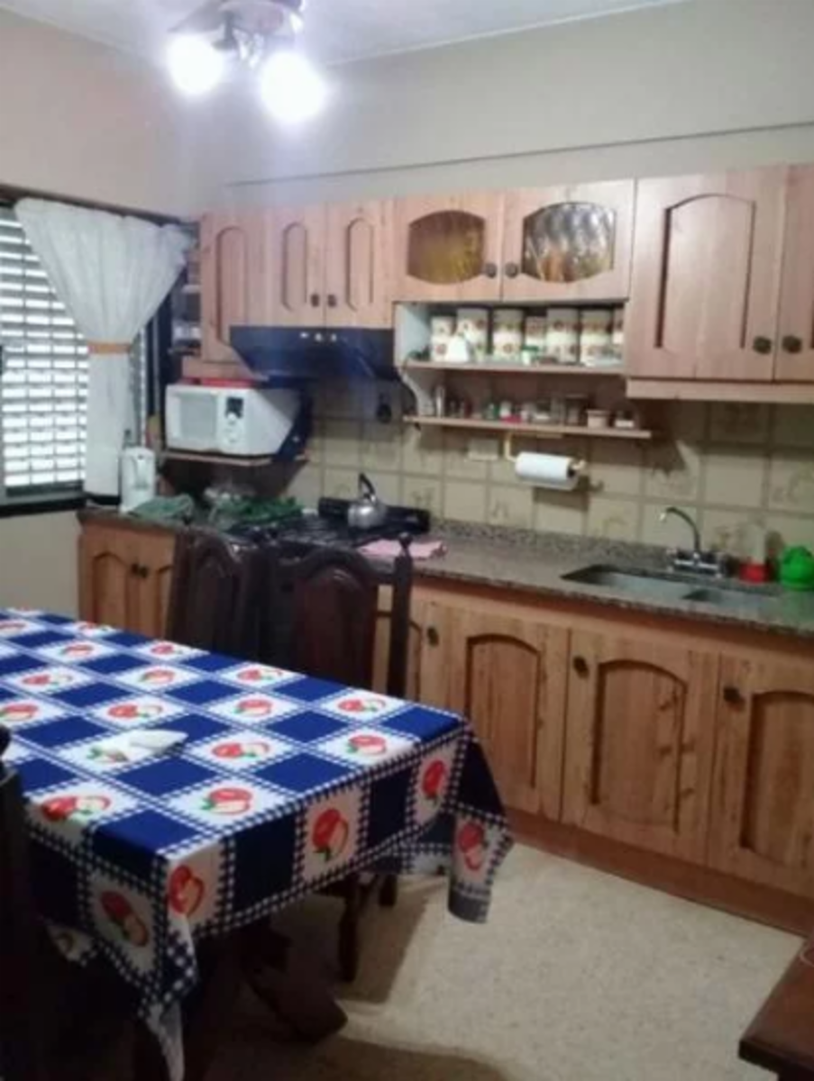 Santo Domingo 700 · Almirante Brown — foto 3