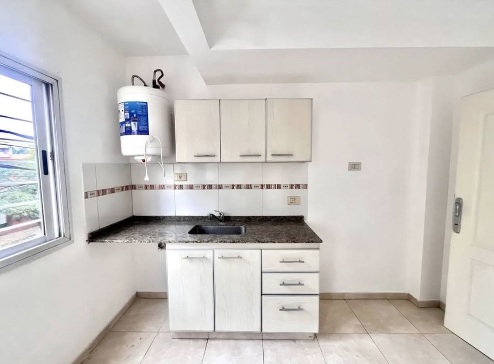 Carlos Pellegrini 1500 · Morón — foto 4