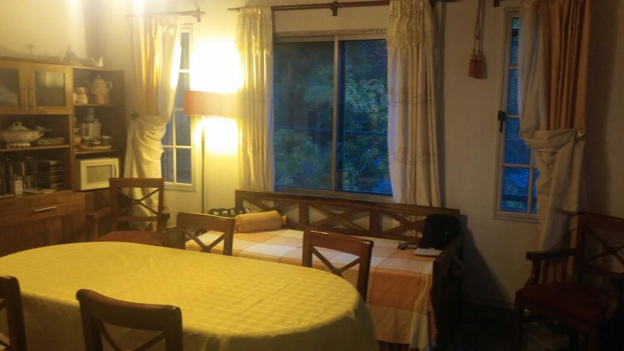 DEPARTAMENTO TIPO CASA 1ºPISO POR ESCALERA 2 AMBIENTES EN QUILMES OESTE.