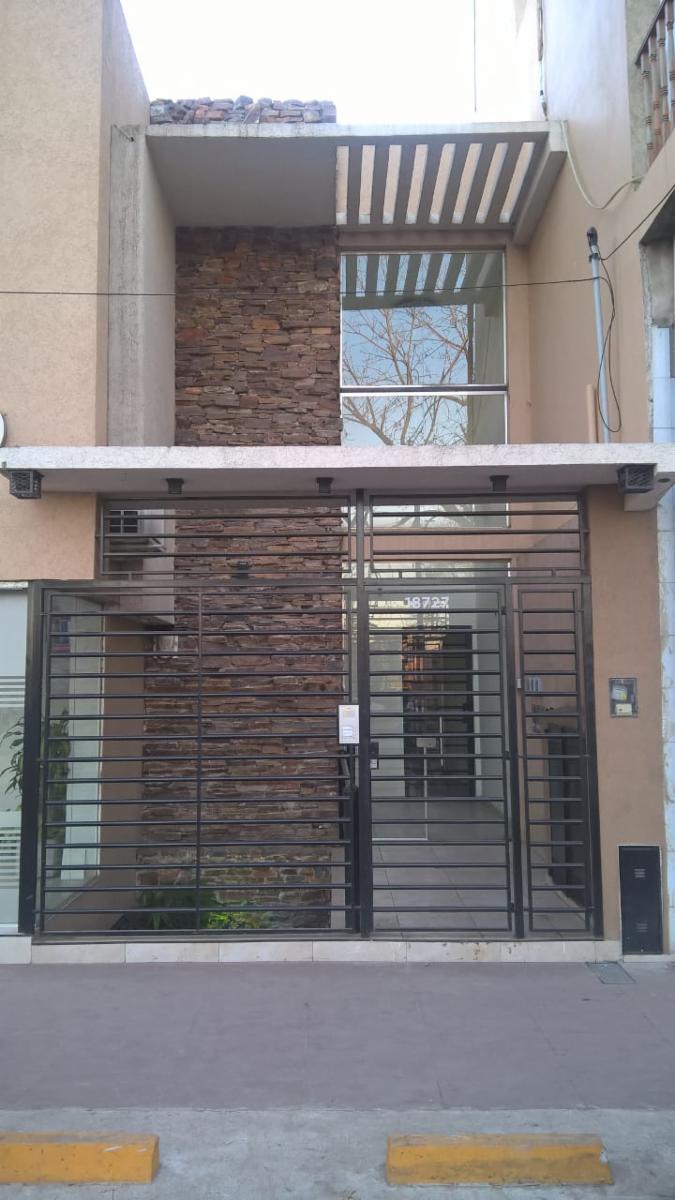 Hipolito Irigoyen 18375 · Almirante Brown — foto 6