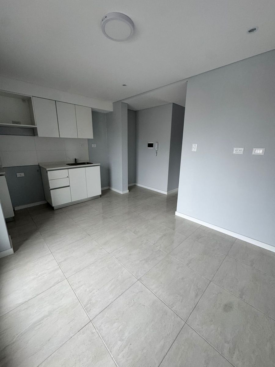 Se Vende Departamento de 1 Dormitorio a Estrenar en Centro Sur con Cochera - Ideal Inversión.