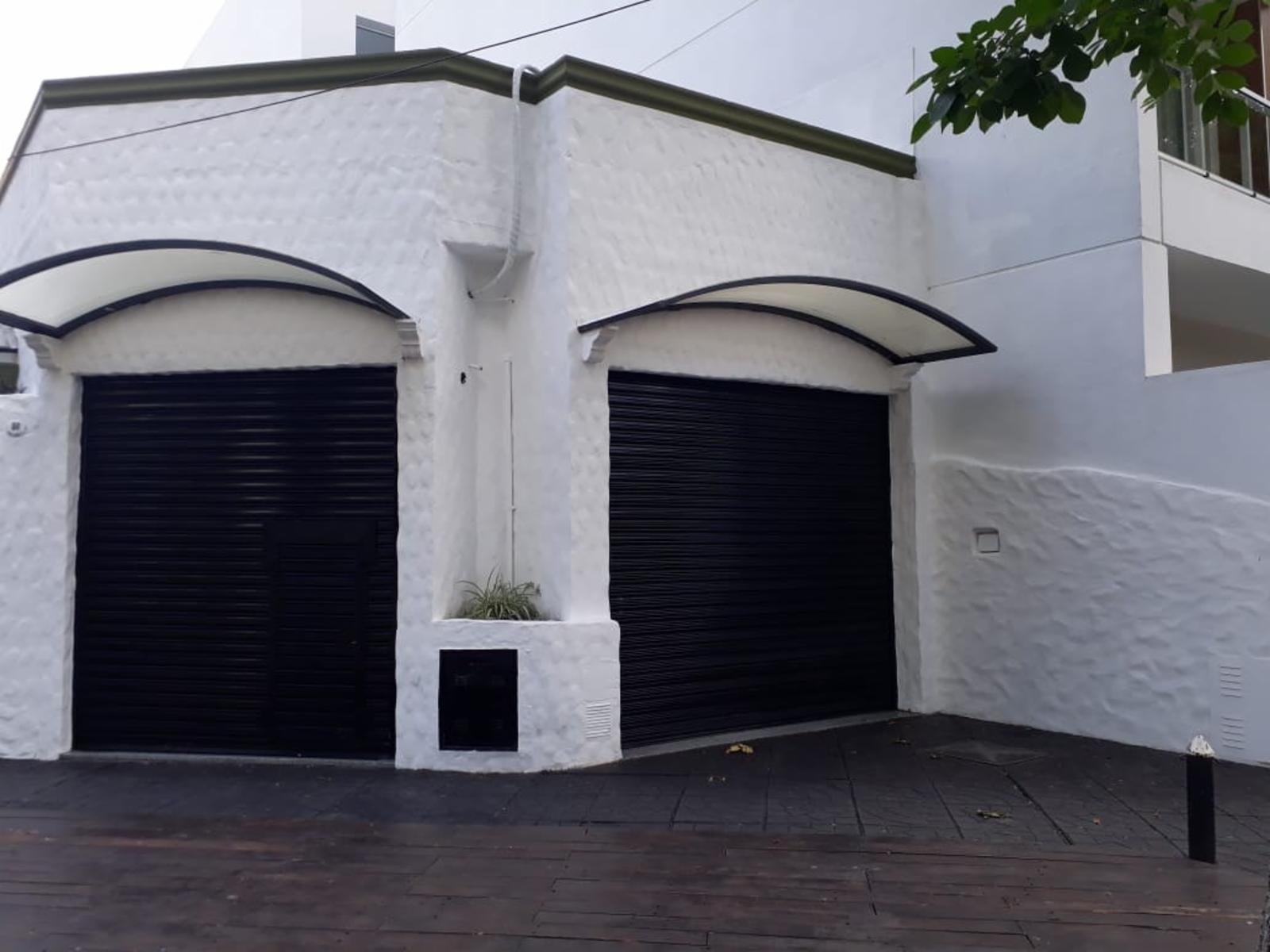 Plaza Cerretti 80 · Almirante Brown — foto 3