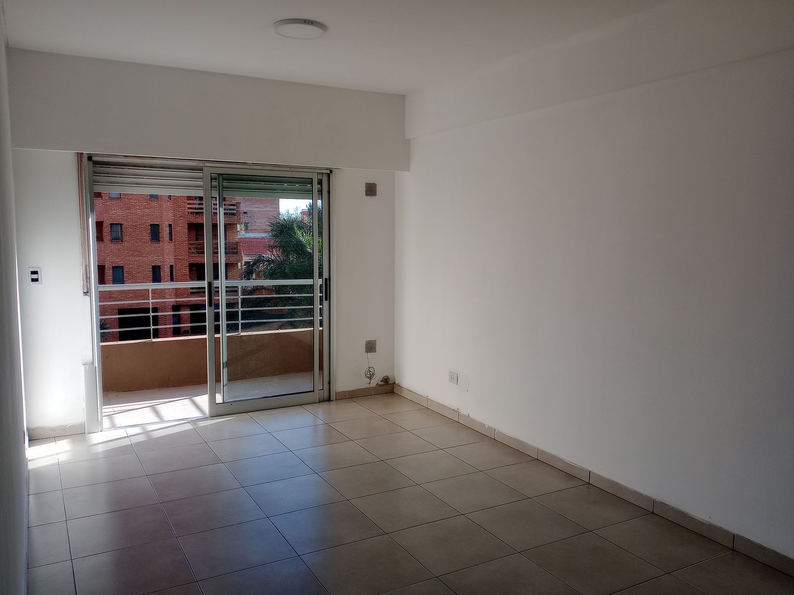 EXCELENTE DEPARTAMENTO DE 3 AMB CON COCHERA CENTRO DE SAN FERNANDO