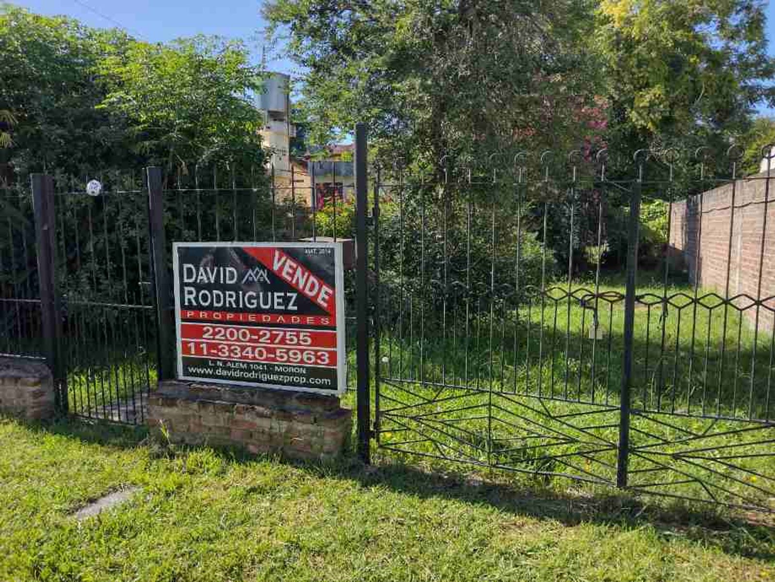 Casa a reciclar en excelente lote de 600 metros cuadrados-ITUZAINGO