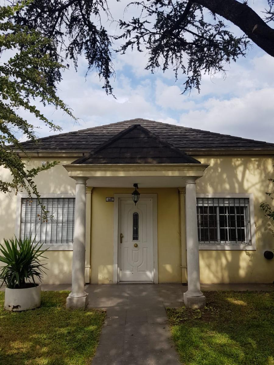 EXCELENTE CASA BIEN DISTRIBUIDA