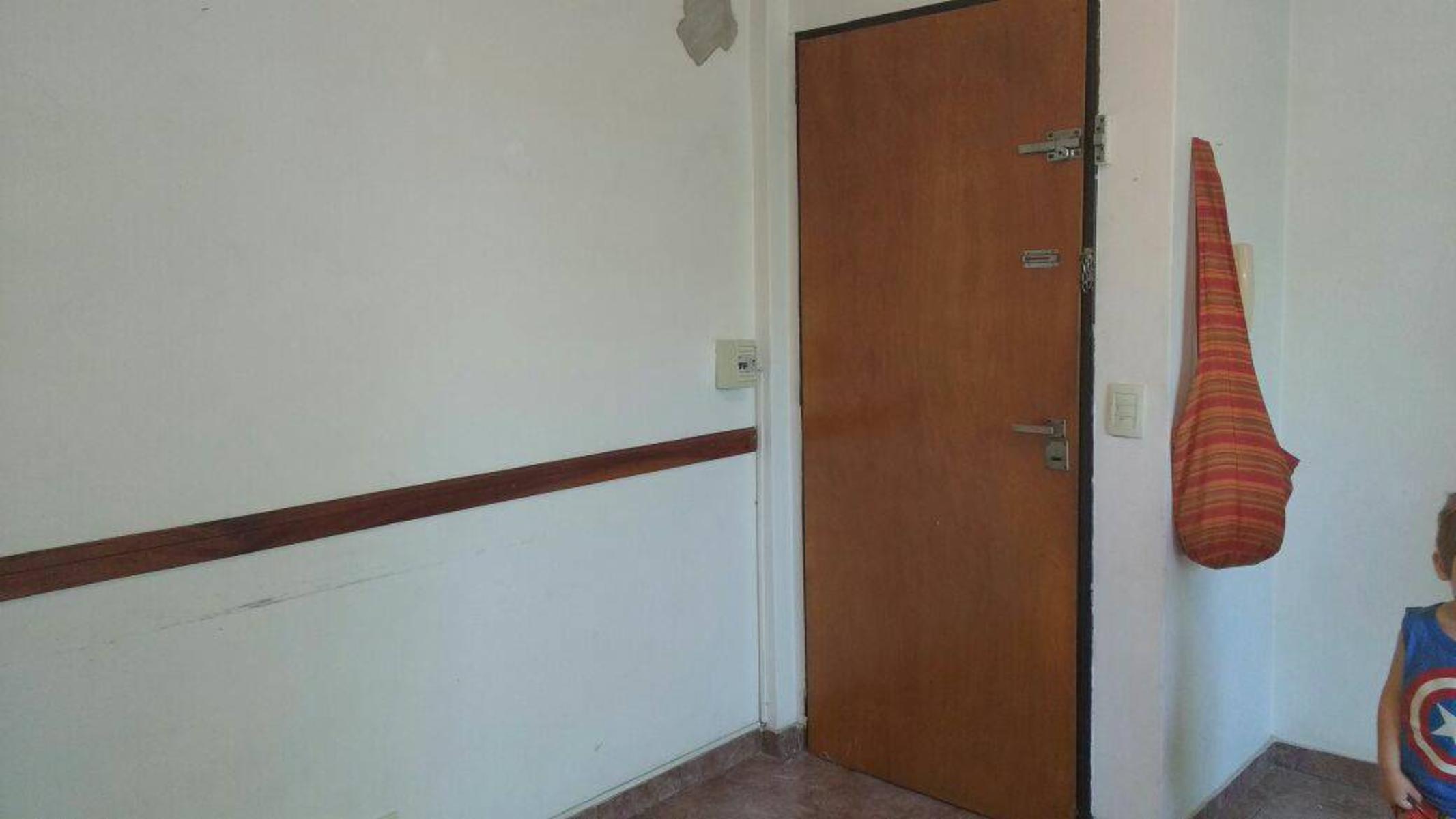 Julian Perez 734 · Morón — foto 6