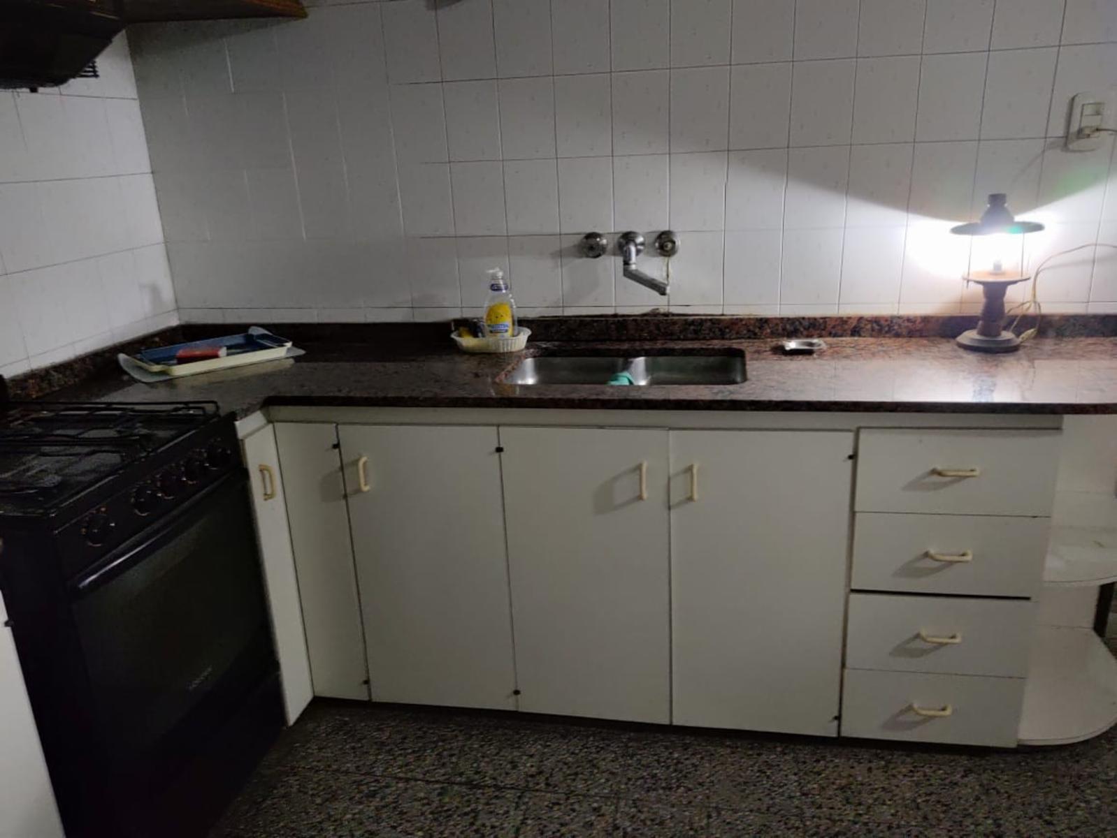 RAMON CABRERO  2500 · Lanús — foto 6