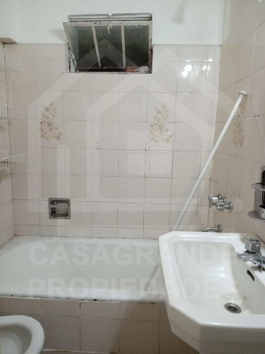 Ramón Falcón 1557 · Morón — foto 13