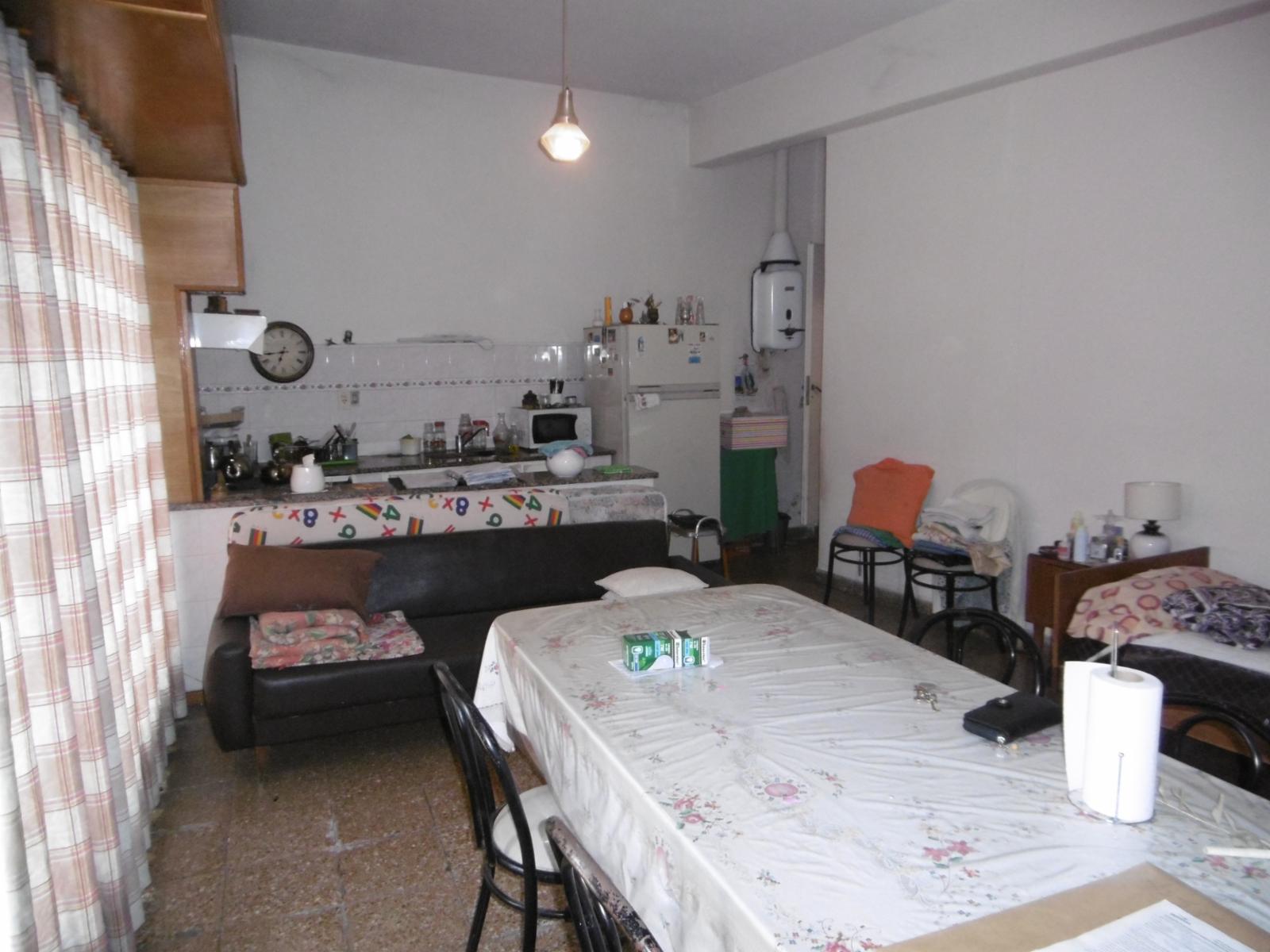 Casa 6amb lote propio 8,66x33mts 4 deptos s/subdiv local