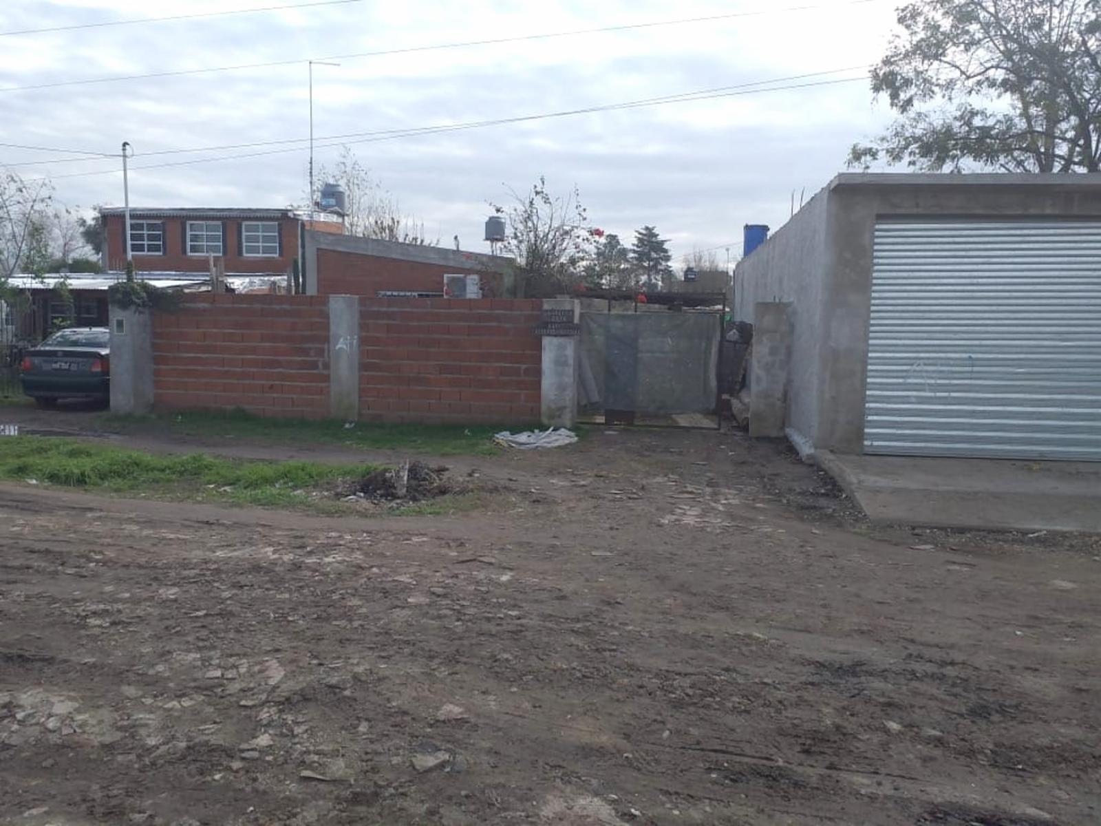 Casa 3 Amb. en venta -Francisco Alvarez