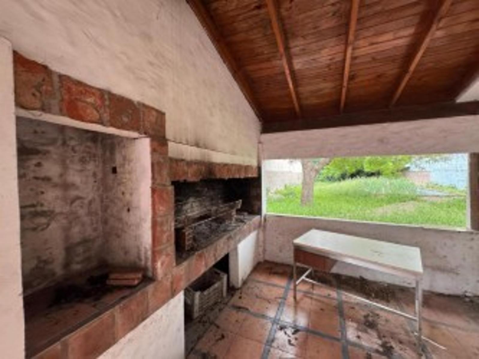 MAESTRAS GACHET 3741 · Morón — foto 9