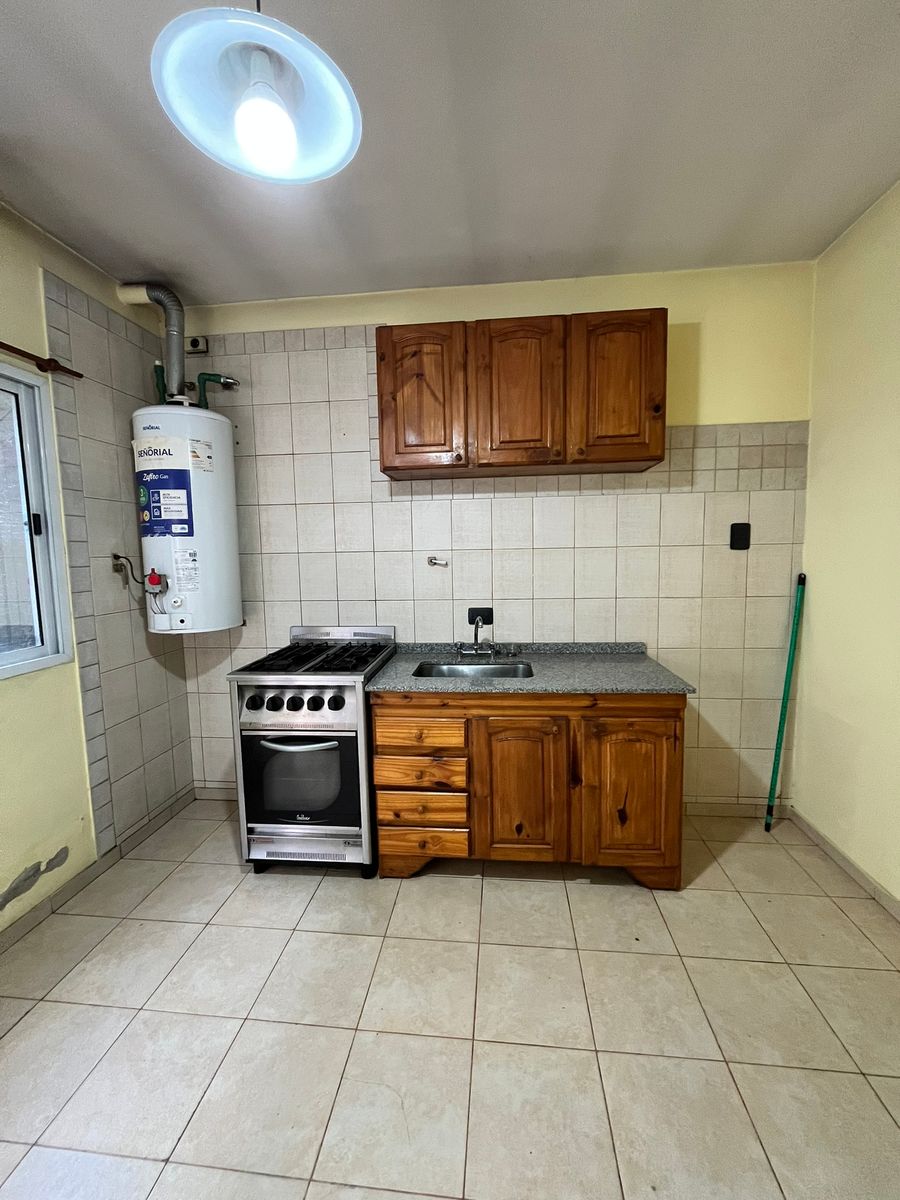 SARRATEA 4132 · La Matanza — foto 5