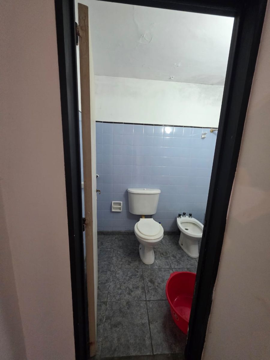 HIPOLITO YRIGOYEN 690 · Quilmes — foto 16