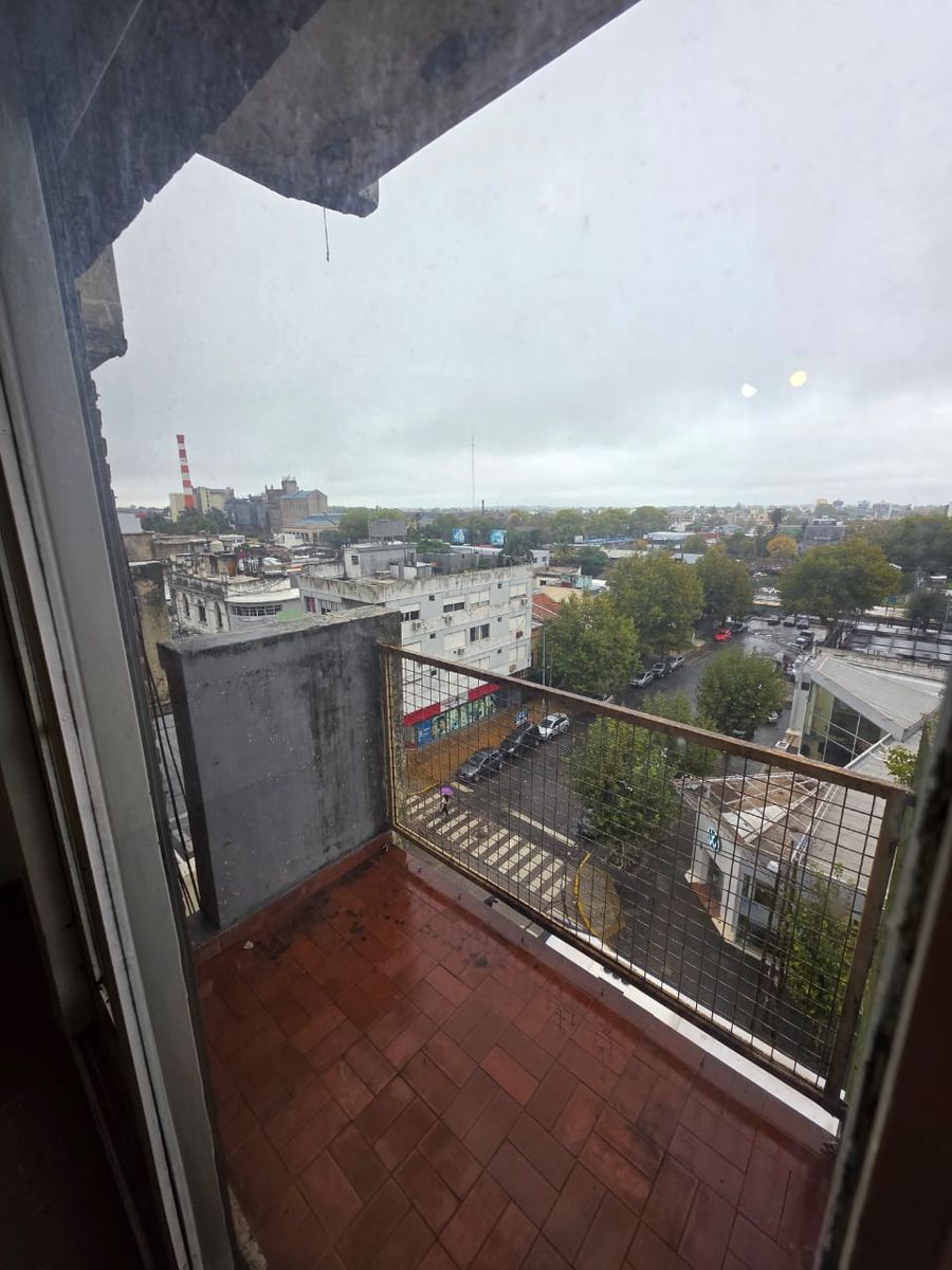 HIPOLITO YRIGOYEN 690 · Quilmes — foto 18